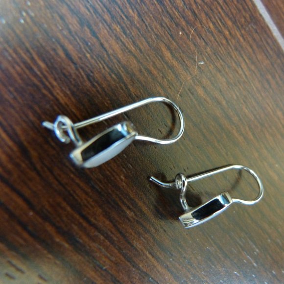 Silver heart earrings - Picture 2 of 2